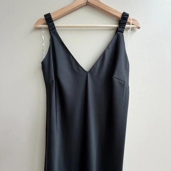 A. New. Day Elegant Black Maxi Dress - Picture 3 of 14